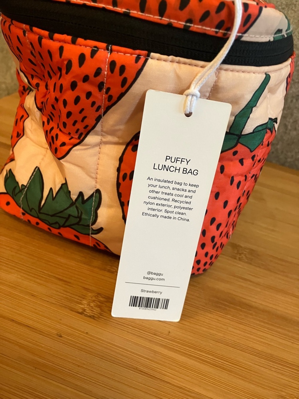 NWT - BAGGU Puffy Lunch Bag in Strawberry Print - Picture 4 of 10